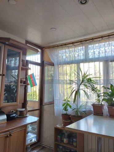 səlyan şəhərində ev satışı: Bakı, Bakıxanov qəs., 3 otaqlı, Köhnə tikili, 60 kv. m — 3