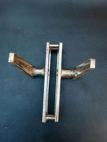 pion gul: Qapılarda vaz zamoklarının ehtiyyat hisələridir.Tək tək — 2