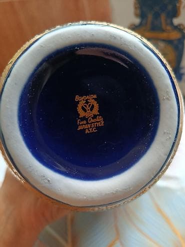 Bir vaza, Farfor — 4