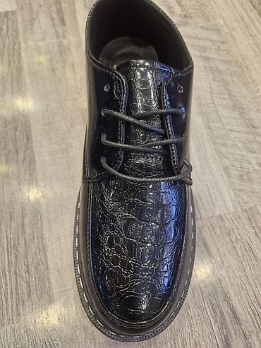 Туфли: Qara laklı dəri ayaqqabı yumuşaq ayaqqabıdı 40 razmerdi alındı dar — 3