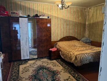 birmərtəbəli evlər per page 40: Salam. Ev öz adımadır sənədlər qaydasındadır 3 otaqdır. 2 otaq 1 qonaq — 4