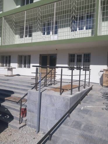 Metall məhəccər və pandus konstruksiyası - Obyektin giriş hissəsi