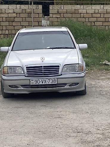 Mercedes-Benz C 230: 2.3 l | 1998 il Sedan