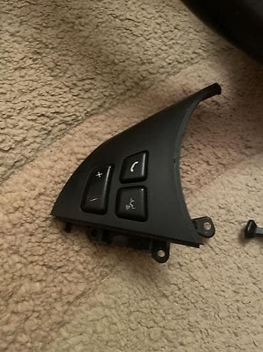 bmw e60 m: E60 m rul original (parça parçada sataram)

Məhsul: Avtomobil sükanı — 2