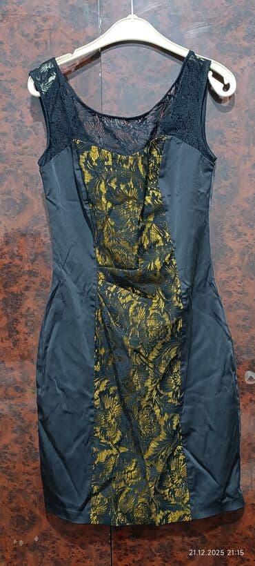 hicablı geyimlər: Bütün geyimler 5 manatdir. Hamisi kiçik ölçülərdi. 12-13-14 taş — 9