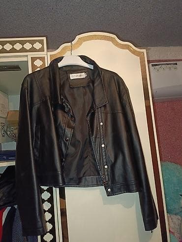 Qadınlar üçün qara dəri gödəkçə - Model: qısa kəsim, klassik yaxalıq