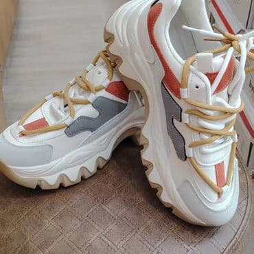 Women's Sneakers and athletic shoes: Ölçü: 38, rəng - Qara, Yeni — 1