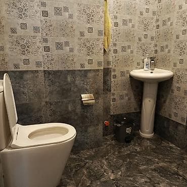 mebel fabrikləri: Icarəyə verilir – kiçik ofis sahəsi Ünvan: mərkəzi küçəboyu piyada — 4