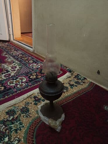 Sikkələr: Kerosin lampası - Klassik şüşə baca və metal korpusdan ibarət — 1