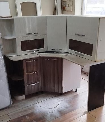 Mətbəx satılır. *QİYMƏT 280 AZN* Ölçü 150*150 Moyka daxildir. Matreal — 1