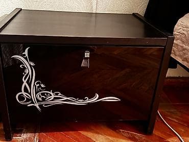 kiçik masa: Güzgüsüz — 1