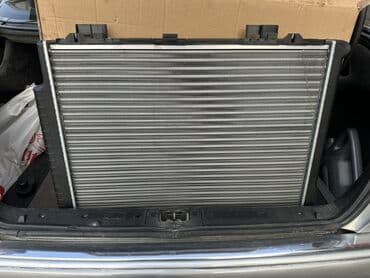 Mersedes Dörd Göz Üçün Su Radiatoru 2.3. 111 mator Üçün. Yep Yeni Heç