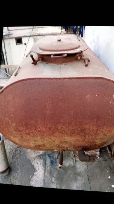 Bak, Metal, 1500 l l, İşlənmiş, Ünvandan götürmə