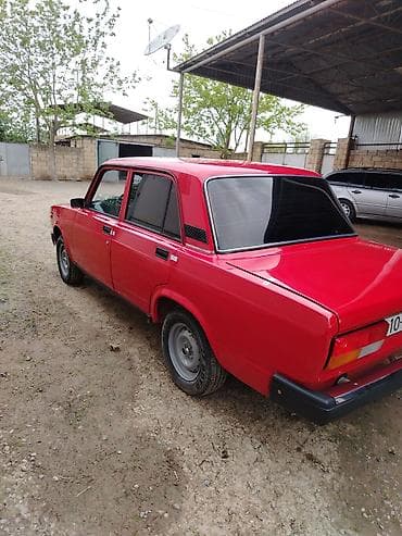 pajero io satilir: LADA 2107, qırmızı rəng, sedan kuzov. - Mühərrik: benzinli, arxa — 6
