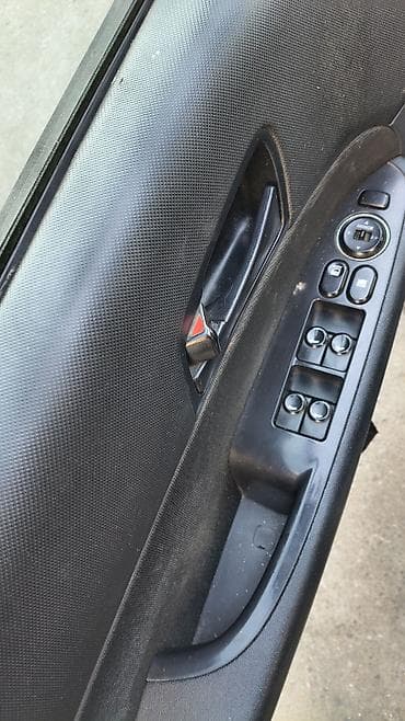 hyundai i10: Avtomobil gündəlik sürülən saz vəziyyətdə olan maşındır. Xodovoyu — 7