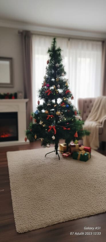 balmumu şamı: Yeni il şam ağacı – dekorasiyalı - Material: süni iynəyarpaq (yaşıl) — 2