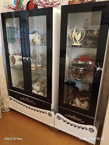 islenmis panel radiatorlar: Qonaq otağı üçün şüşəli vitrin mebel dəsti. Dəst 2 hissədən ibarətdir — 1
