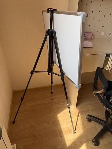Lövhələr: Magnitli marker taxtası tripod dayaqlı - Ölçü: təxmini orta ölçülü — 3