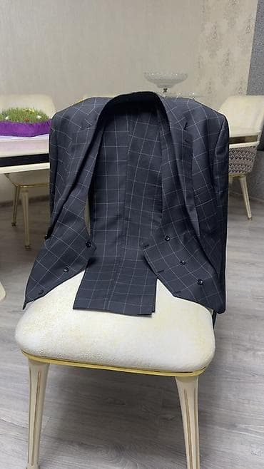 Plaşlar: Kişi kostyum dəsti – 3 parça - Rəng: tünd boz-olcu-54-56 - Naxış: incə — 2