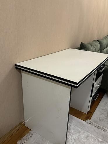 bar stolu: Düz masa, Stulsuz, Polkasız, Siyirməli, Sadə laminat — 2