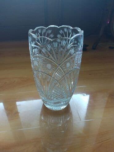 Bir vaza, Xrustal — 1