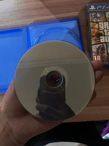 Digər oyun və konsollar: PS4 oyun diskləri – Grand Theft Auto V + Watch Dogs (Signature — 6