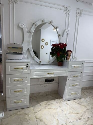 эконом мебель: Стол для макияжа — 1