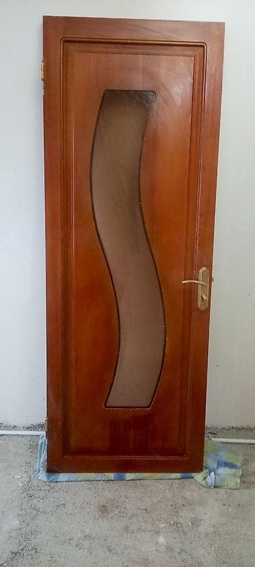 qapi demir qapi seyf qapi: Taxta iç otaq qapısı – şüşəli model 2 ədəddir karopkalari var - — 1