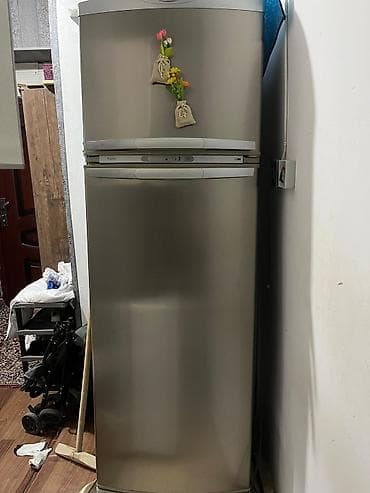 soyuducuların: İki kameralı soyuducu - Yuxarıda dondurucu, aşağıda geniş soyutma — 2