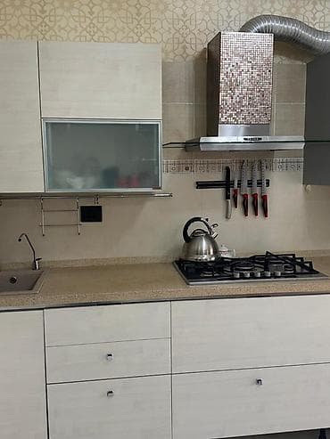 nəsimi rayon: İcarəyə verilir 3 otaqlı yeni tikili 138 m², 28 May m. Kateqoriya — 10