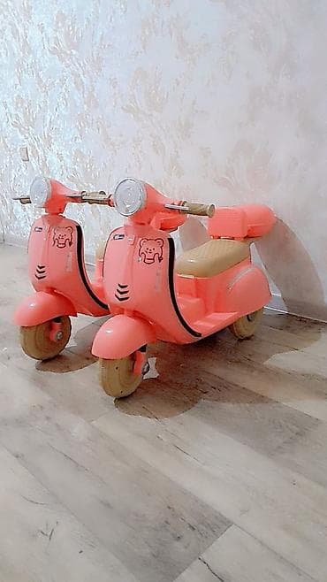 Uşaq elektrik skuteri (Vespa tərzində) – çəhrayı rəng - Tip — 3