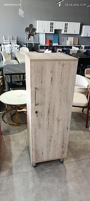 1 qapılı dolab: Açarla kilidlənən tək qapılı dolab - Material: ağac teksturalı — 3