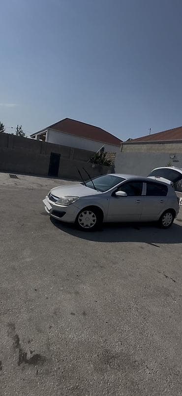 motorlar: Opel Astra: 1.3 l | 2006 il Hetçbek — 1