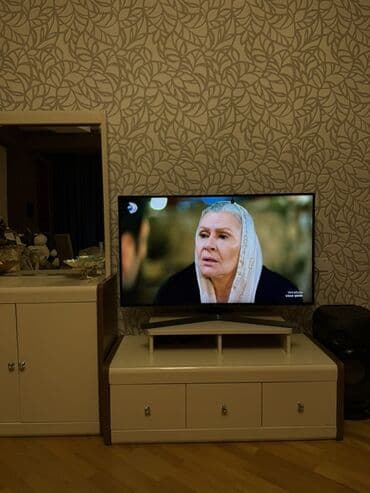 Ремонт и строительство: Qonaq otağı üçün mebel dəsti Tərkibi: - Geniş güzgülü bufet: 4 — 10