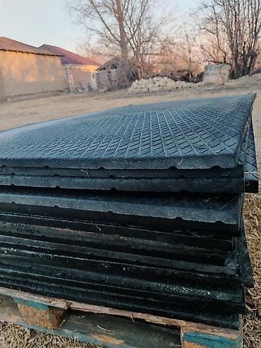 sabuncu bit bazarı: 2 ci əl rezin döşəmə az işlənmiş qalın rezindir uzunu 1.80 eni 1.10 — 2