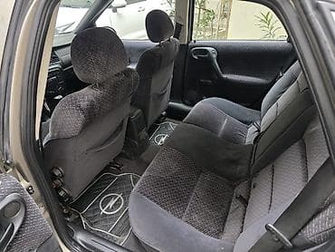 vito 8 1: Opel Vectra: 1.8 l | 1996 il 258262 km Sedan — 7