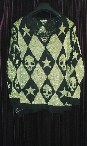 Geyinilməyib isti koftadır razmer M-l sadece 10 m