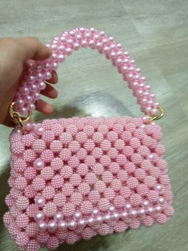 İnci muncuqlarla hazırlanmış əl çantası - Rəng: açıq çəhrayı - lalafo.az -da İnci muncuqlarla hazırlanmış əl çantası - Rəng: açıq çəhrayı -