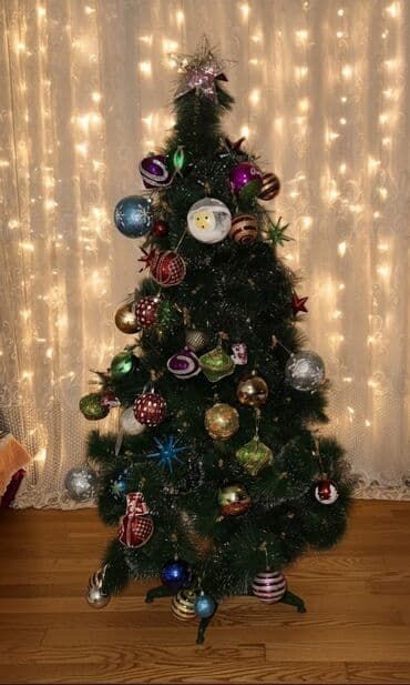 дед мороз на лестнице: Yeni il yolkasi. Uzeri qarli hundurluyu 1.50 m olan yolka. 300 manata — 1