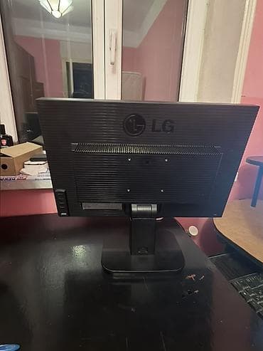 philips xenium 9@9v: LG Flatron LCD monitor
Hec bir pravlemi yoxdu — 2