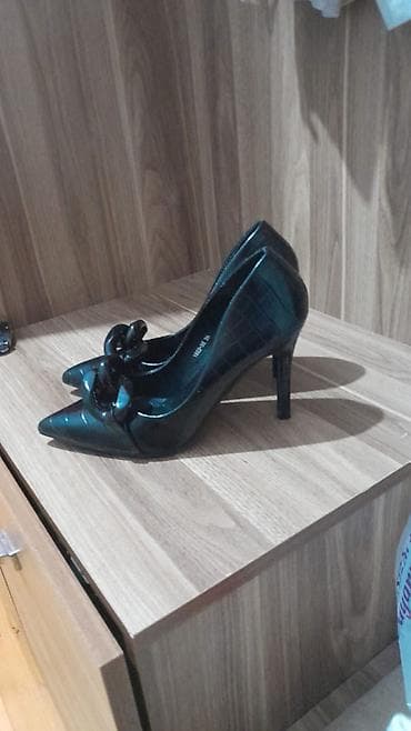 balaca canta: Tuflilər, Ölçü: 38, rəng - Qara, İşlənmiş — 2