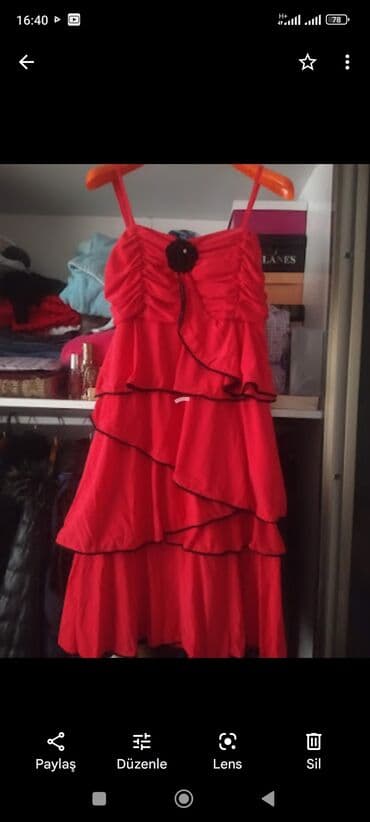 Süper. Fasonda. Paltar. Leydi. Sarimnan. Aldım. Geyinmedim. Raz