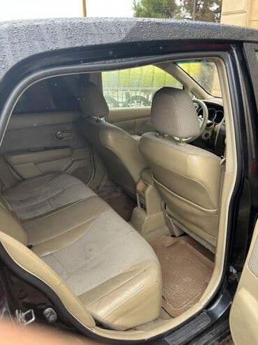 c klass mersedes: Nissan Tiida: 1.8 l | 2007 il Sedan — 10