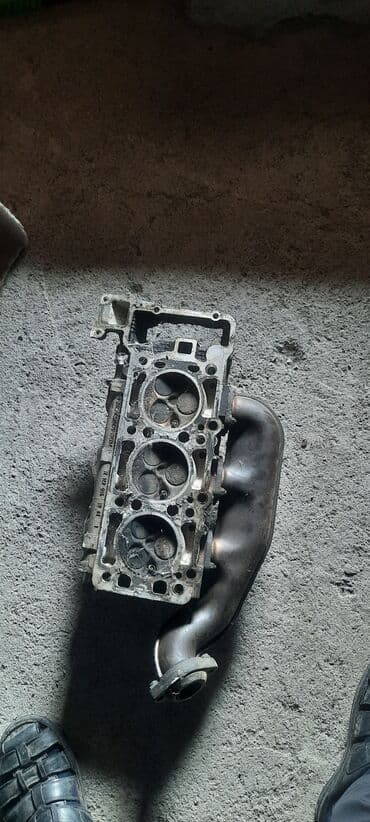 Raspredvallar: Məhsul: 3 silindrli mühərrik üçün silindr başlığı və egzoz kollektoru — 5