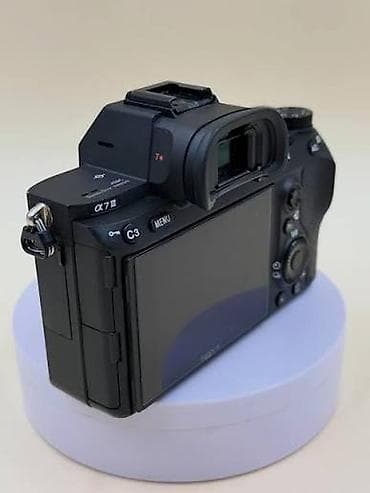 Sony Alpha a7 III (ILCE-7M3) tam kadr güzgüsüz fotoaparat gövdəsi — 1