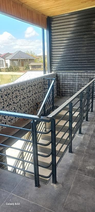 Məhsul: Metall məhəccər və pilləkən konstruksiyası Təsvir: - Müasir