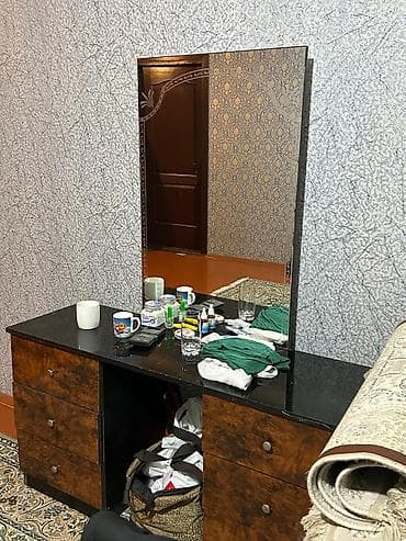 Yataq otağı mebel dəsti Tərkibi: - 5 qapılı iri qarderob – ortada 2 — 4