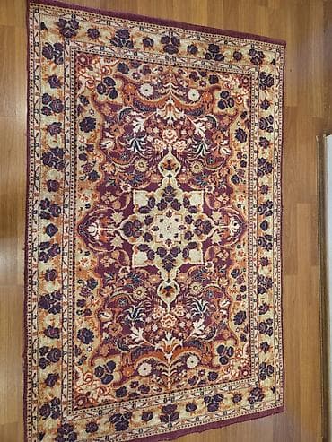 qedim əşyalar: Məhsul:Qədimi naxışlı xalça,100 ilə kimi yaşi var. Təsvir:2 — 5