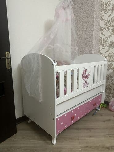 двухъярусная кровать для детей: Для девочки, Четырехугольная, Колыбель, Без бортиков, Без матраса, Без механизма качания — 1