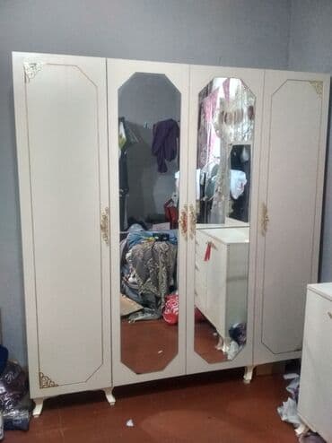 ikinci əl şkaf: Tek dolab təcili satılır.bir həftə istifadə olunub tezedir.unvan — 3